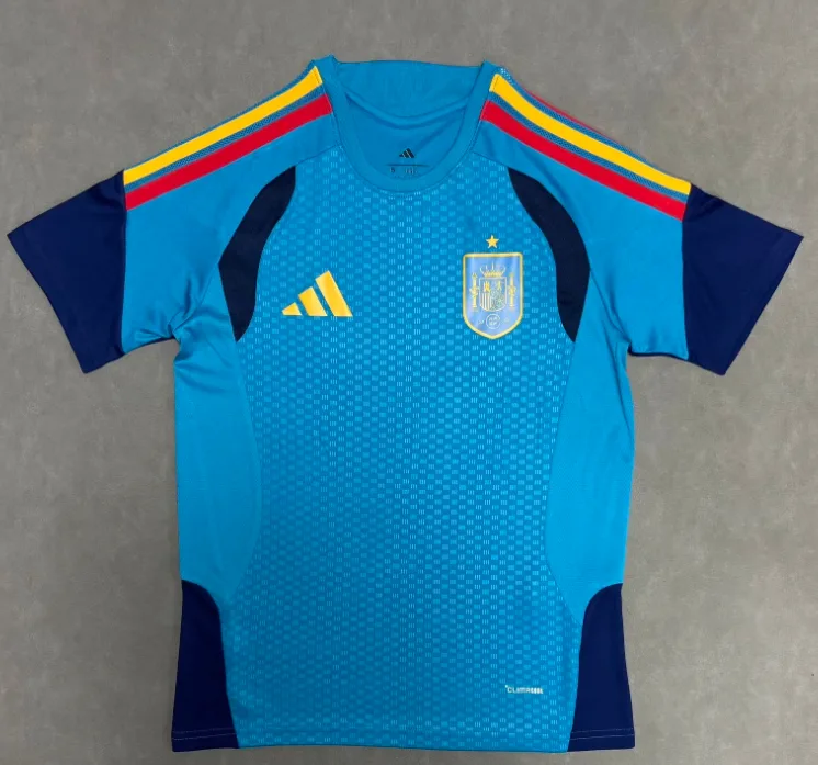 2026 Espagne Survêtement Maillot de Football Qualité Thaï — main view