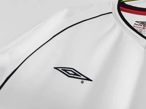 2002 Retro England Home Football Shirt AAA fan-grade — view 3