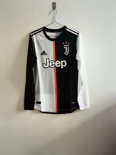 Camiseta de fútbol local de manga larga versión jugador retro de la Juventus 2019/2020 calidad tailandesa