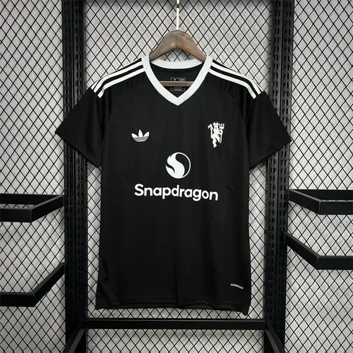 2024/2025 Manchester United Cuarto Portero Jersey — view 1
