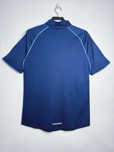 2005/2006 Retro Real Madrid Away Football Jersey AAA fan-grade — view 2