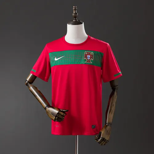2010 Retro Portugal Heim-Fußballtrikot AAA Fan-Qualität — view 1