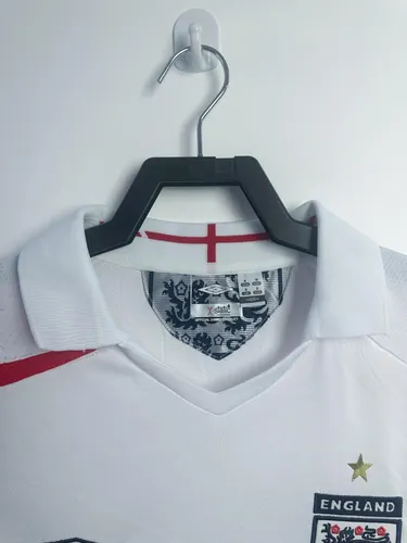 2006 レトロ 長袖 イングランド ホーム サッカージャージ タイ品質 — view 3