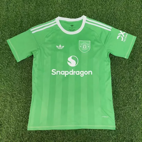 2025/2026 Manchester United Goalie Green Football Jersey AAA fan-grade