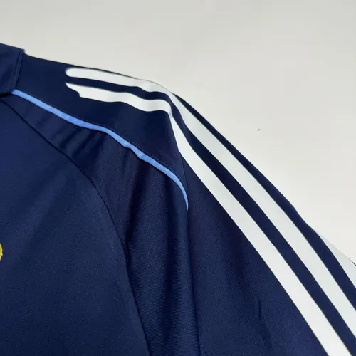2005/2006 Retro Real Madrid Away Football Jersey AAA fan-grade — view 3