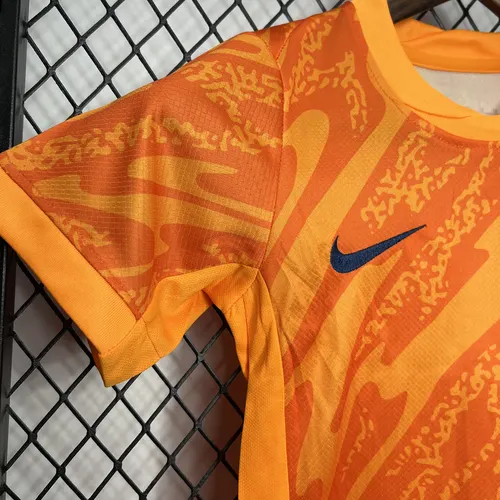 2024-2025 England Goalkeeper uniform Kids Size — view 4