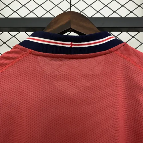 Maillot rétro 2002 Angleterre Extérieur AAA qualité fan — view 3