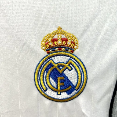 2006/2007 Retro Real Madrid Home Football Jersey AAA fan-grade — view 6