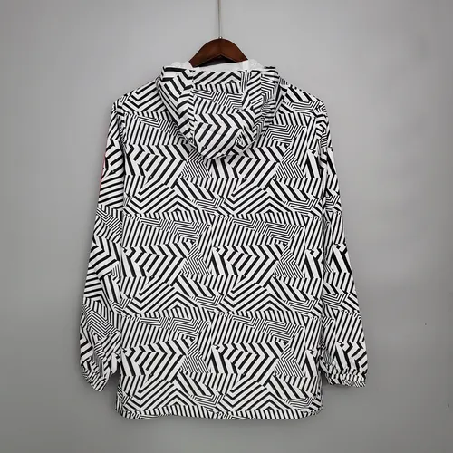 2021/2022 Manchester United Jersey Windbreaker Black-White Stripes — view 2