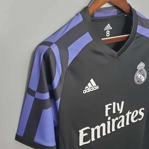 قميص ريال مدريد الثالث خارج الأرض ريترو 2016/2017 — view 6