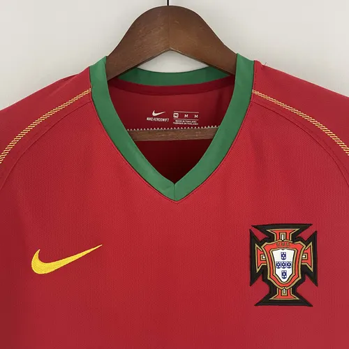 Maillot de football domicile Portugal 2006 Rétro Qualité Thaï 1:1 — view 3