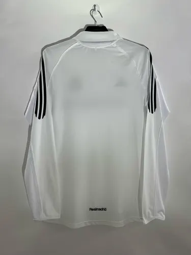 2005/2006 Retro Long Sleeve Real Madrid Home Soccer Jersey AAA fan-grade — view 2