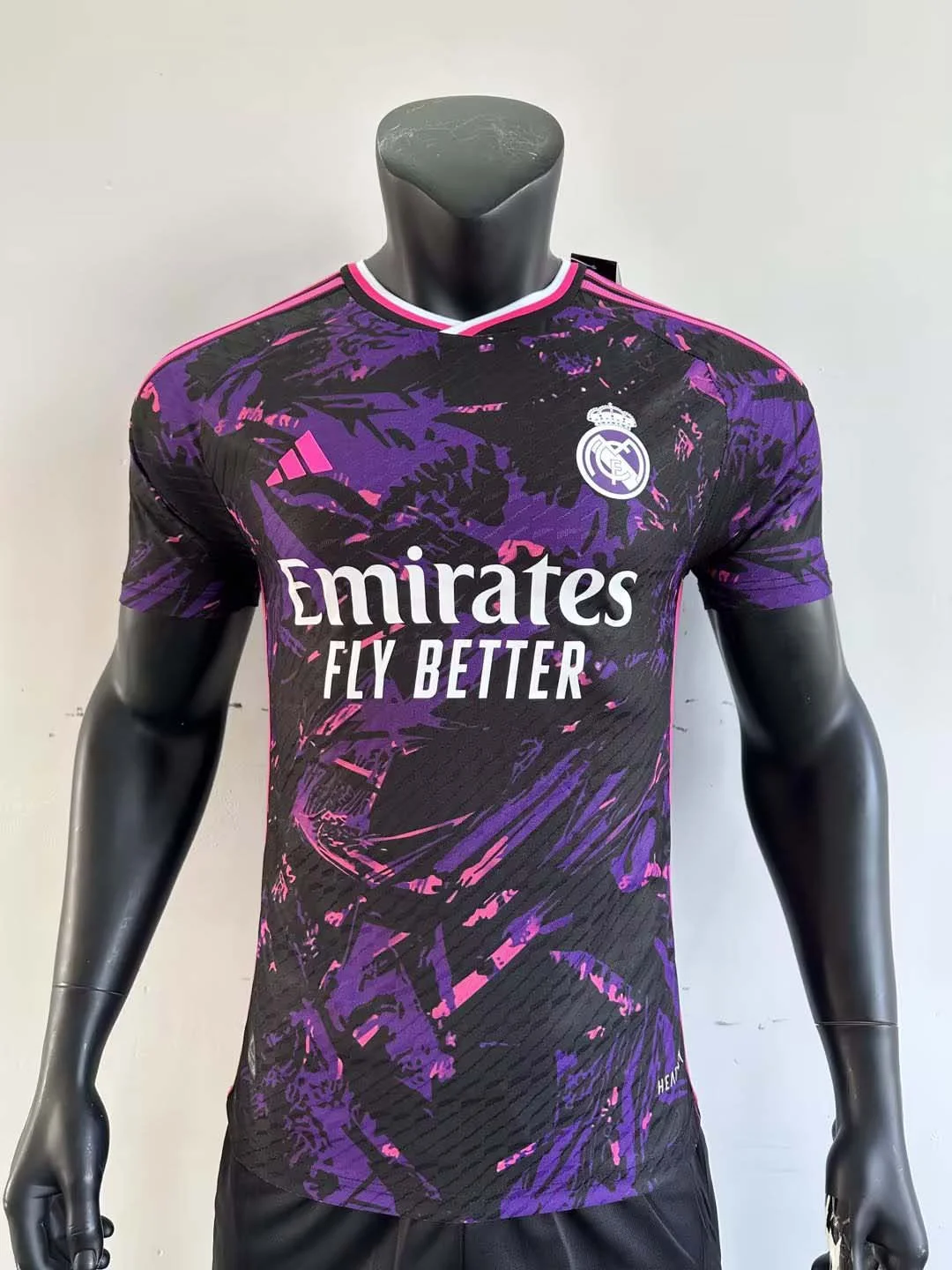 2023/2024 プレイヤーバージョン Real Madrid サッカーシャツ クラシックエディション — main view