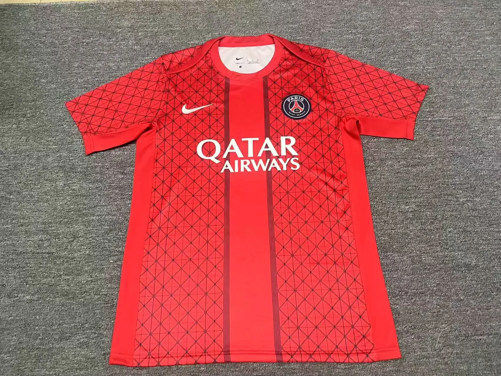 2025/2026 Psg Paris Saint-Germain Trainingskleidung Rot Fußballtrikot Thai-Qualität
