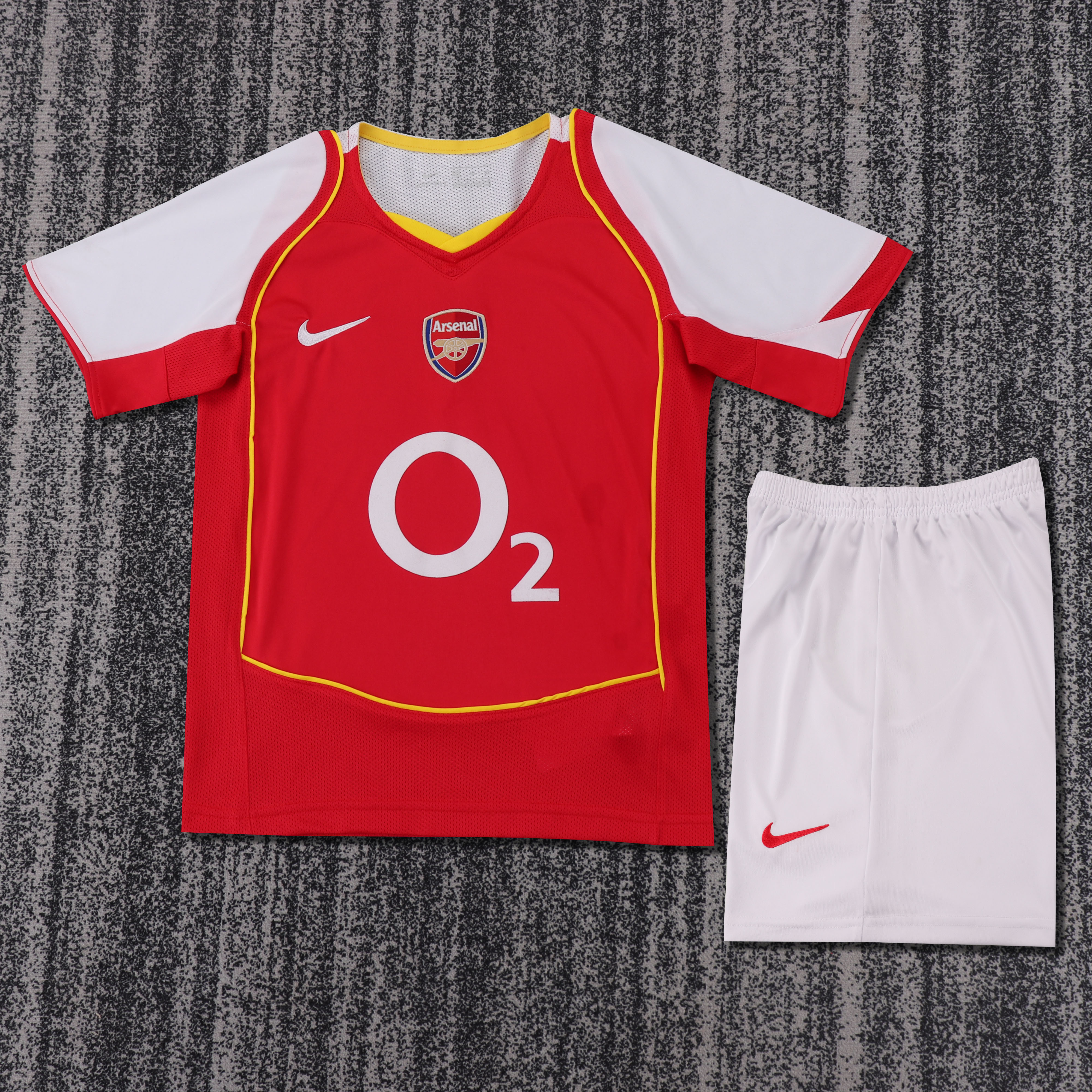 2004-2005 Retro Arsenal Home Football Shirt AAA fan-grade Kids Size