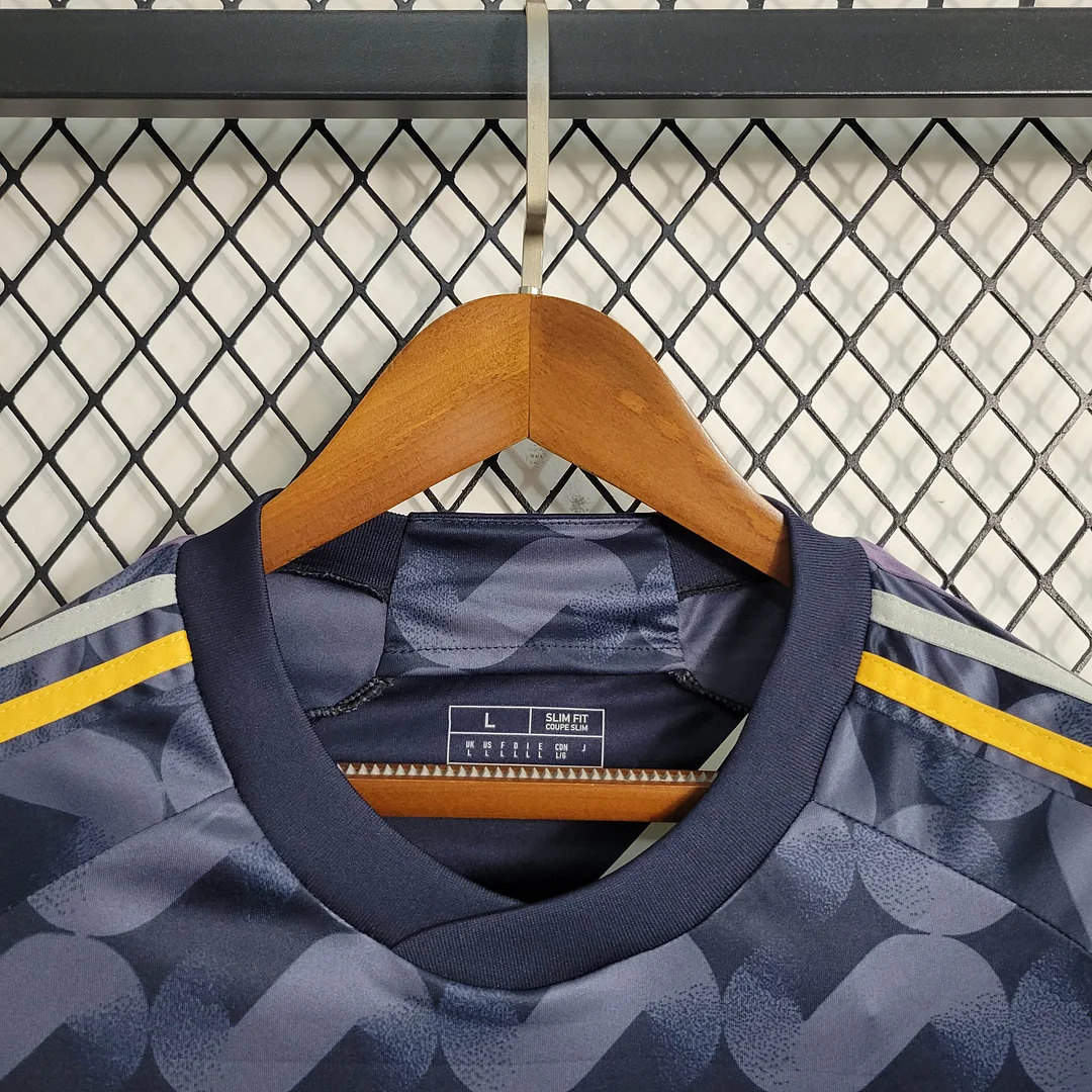 2023/2024 Real Madrid Maillot de Foot Extérieur — view 4