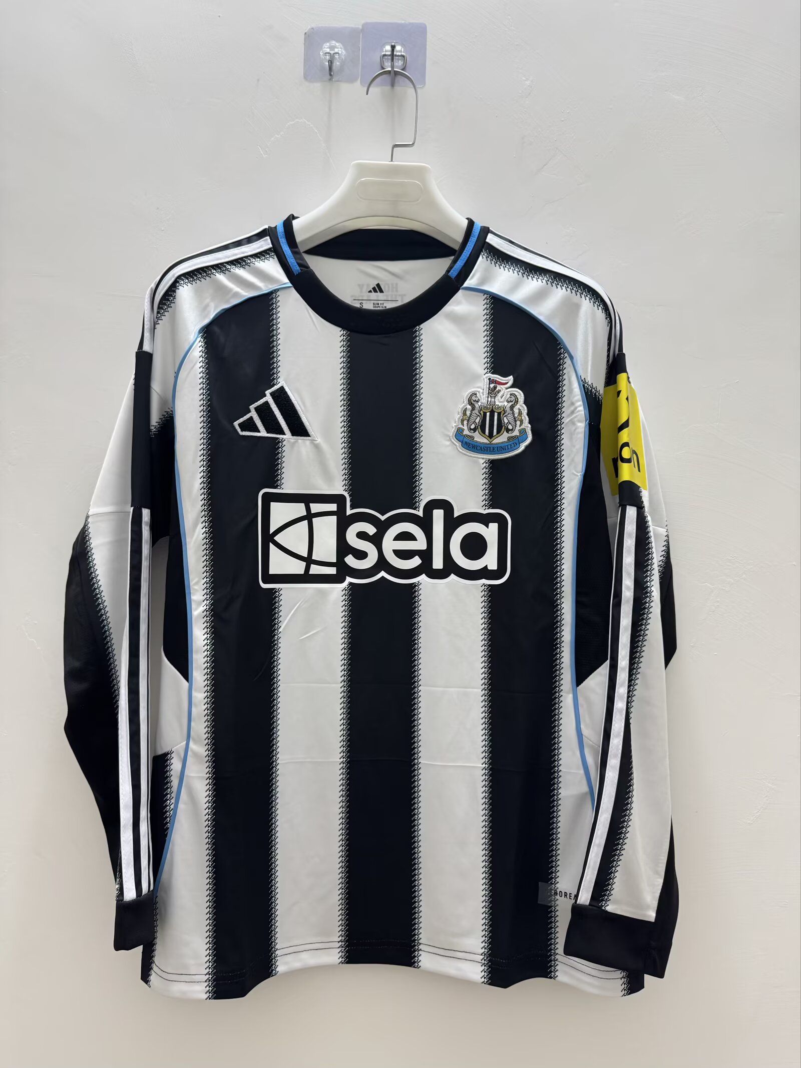 2025/2026 Long Sleeves Newcastle United Home Football Jersey AAA fan-grade