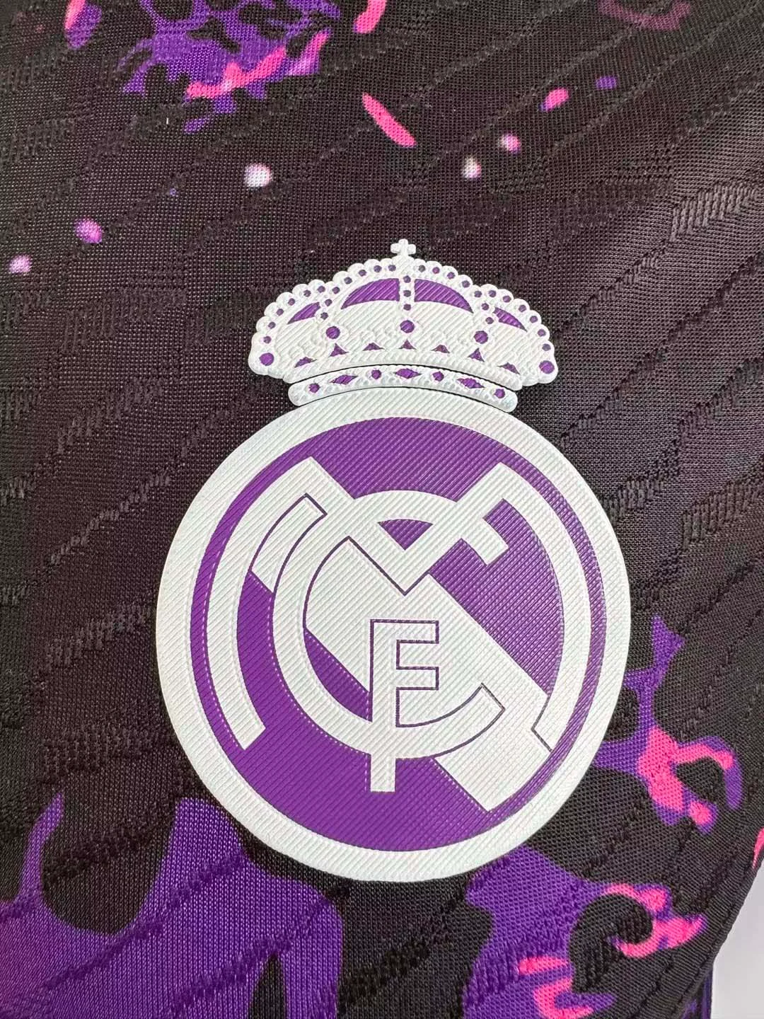 2023/2024 プレイヤーバージョン Real Madrid サッカーシャツ クラシックエディション — view 7