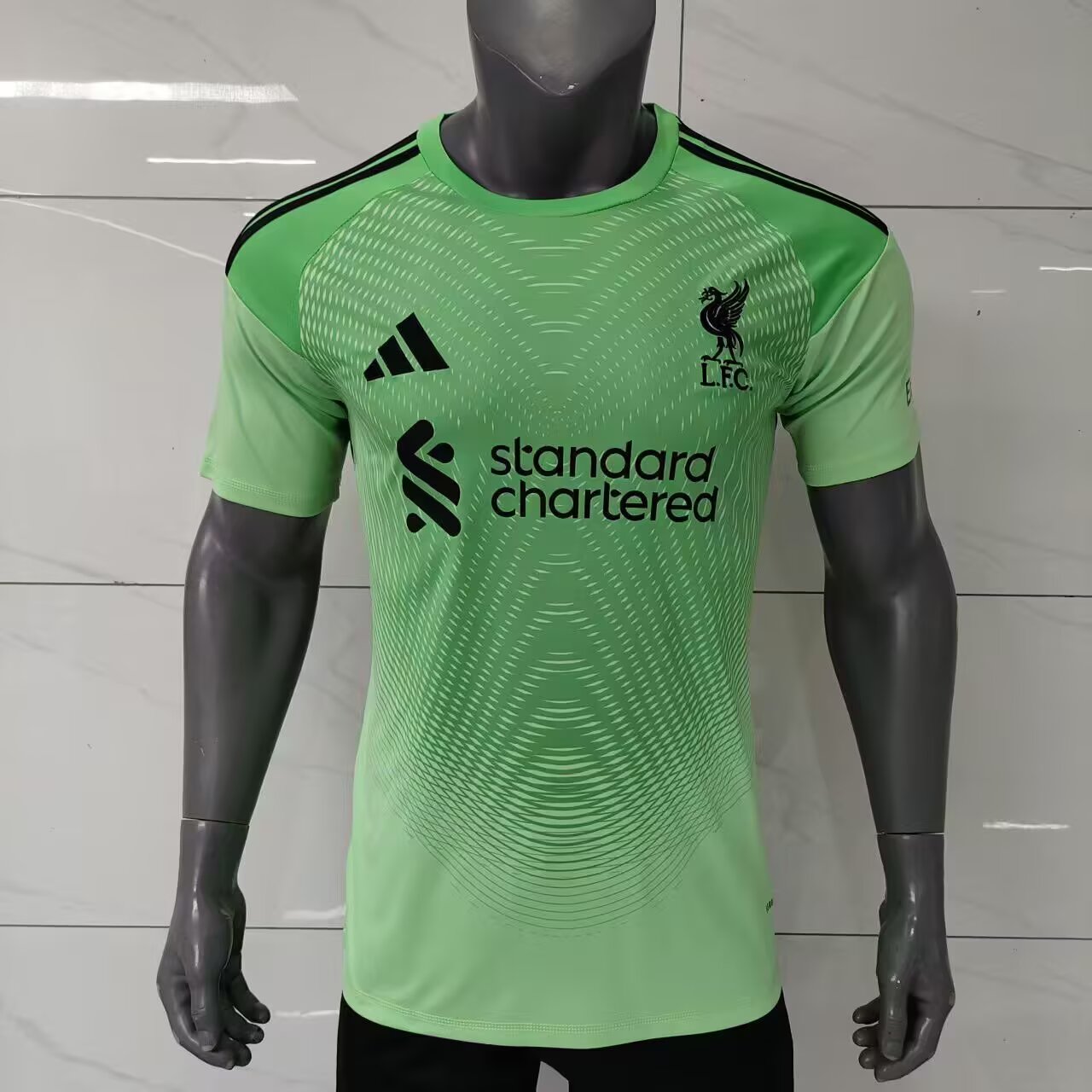 2025/2026 Player Version Liverpool Goalkeeper Green Football Jersey AAA fan-grade