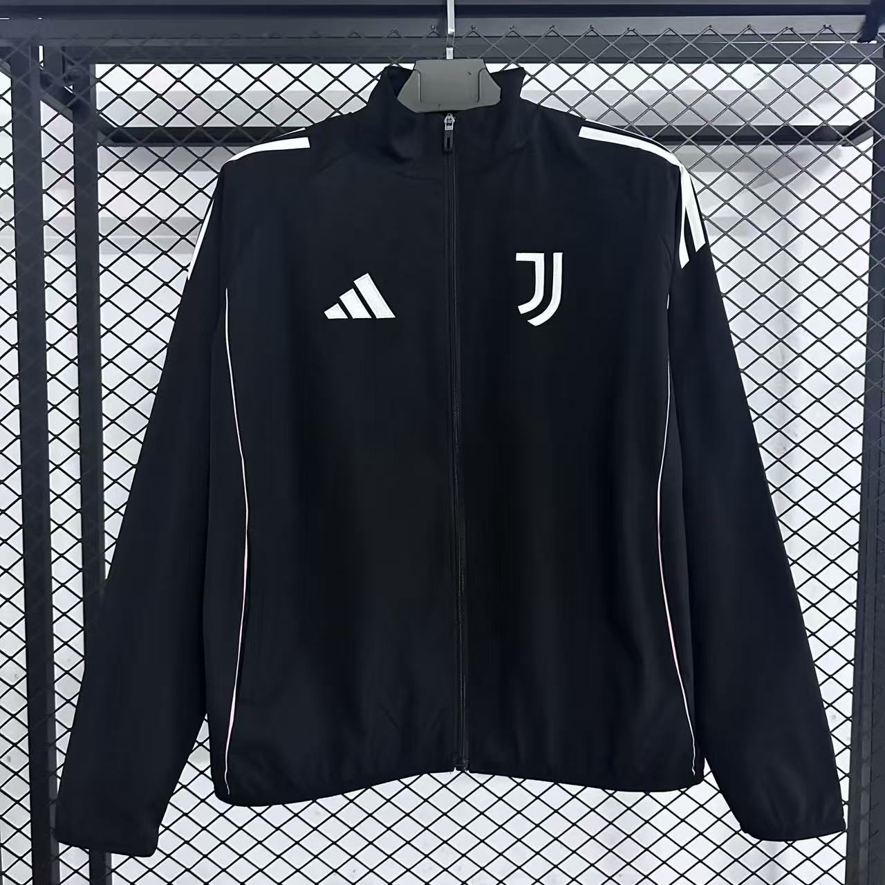 2025/2026 Juventus Windbreaker Black Jersey AAA fan-grade