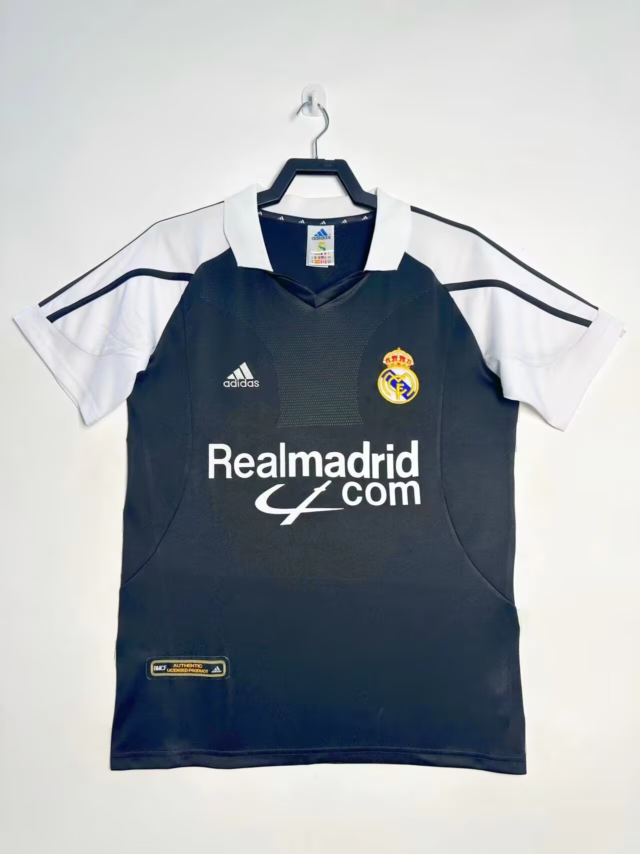 2001/2002 Retro Real Madrid Away Soccer Jersey AAA fan-grade
