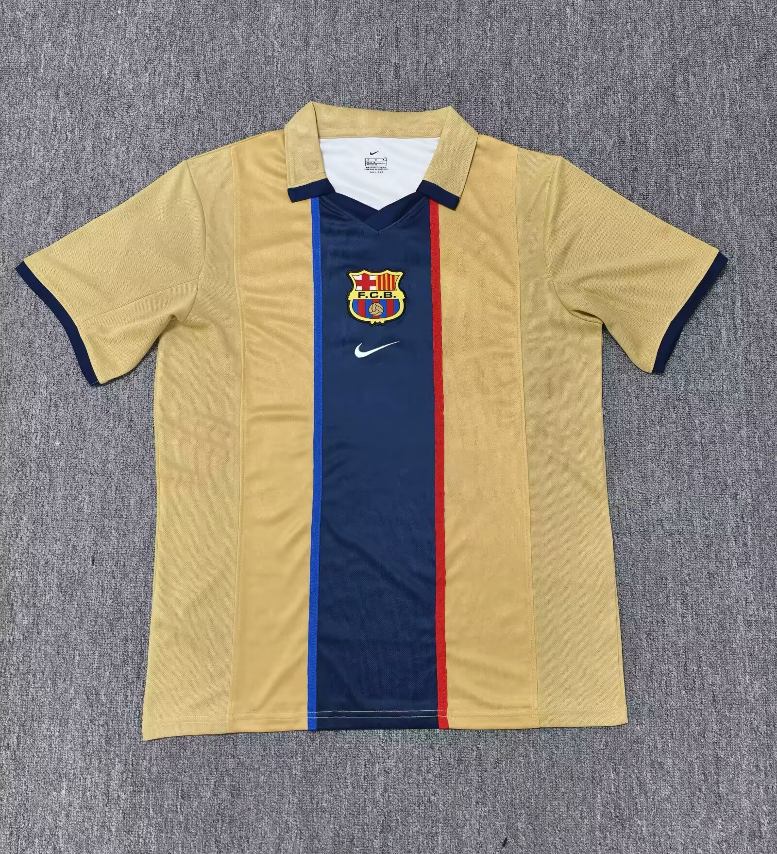2025/2026 Barcelona x Travis Scott Kollaboration Retro Gelbes Trikot Thai-Qualität