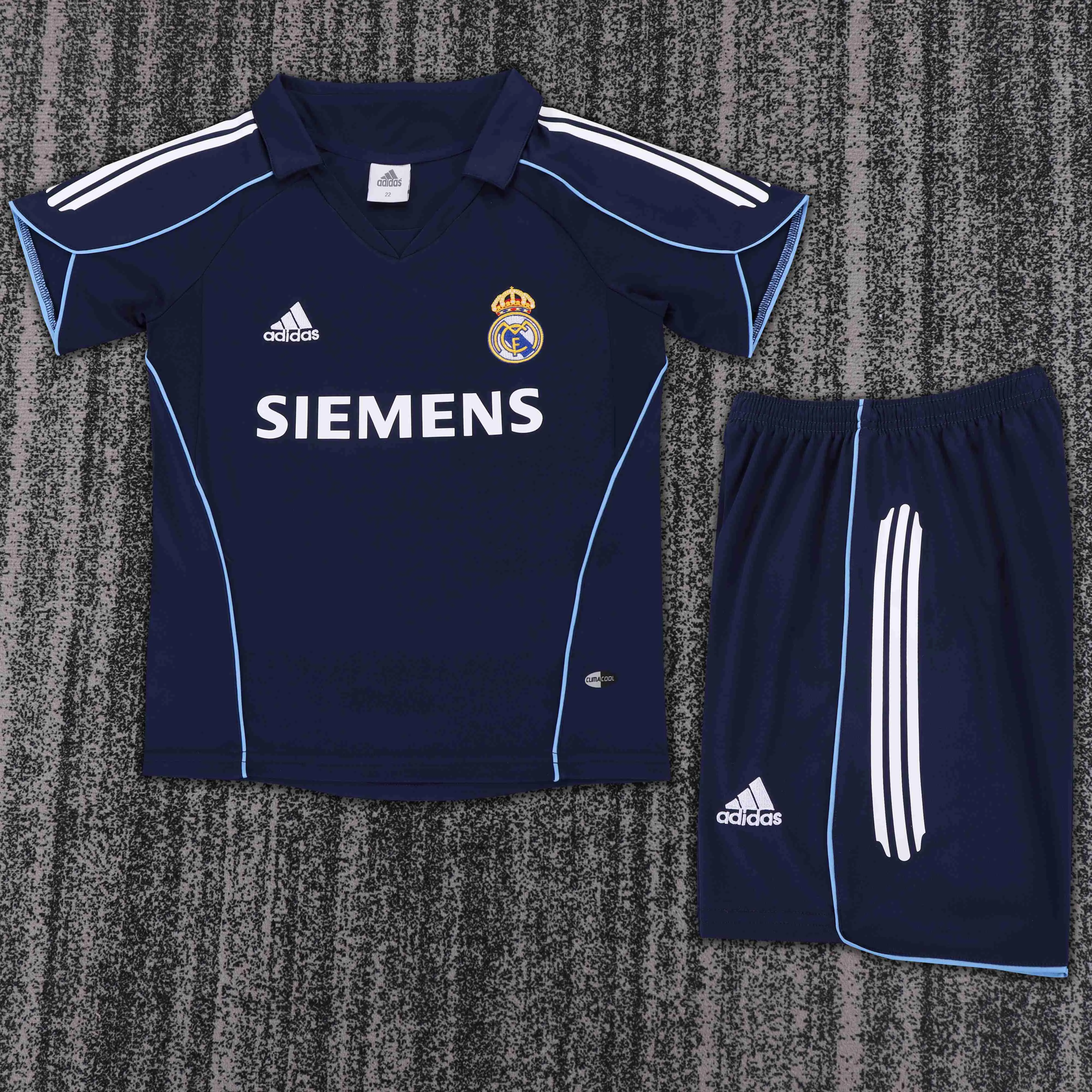 2005-2006 Retro Real Madrid Away Football Shirt AAA fan-grade Kids Size