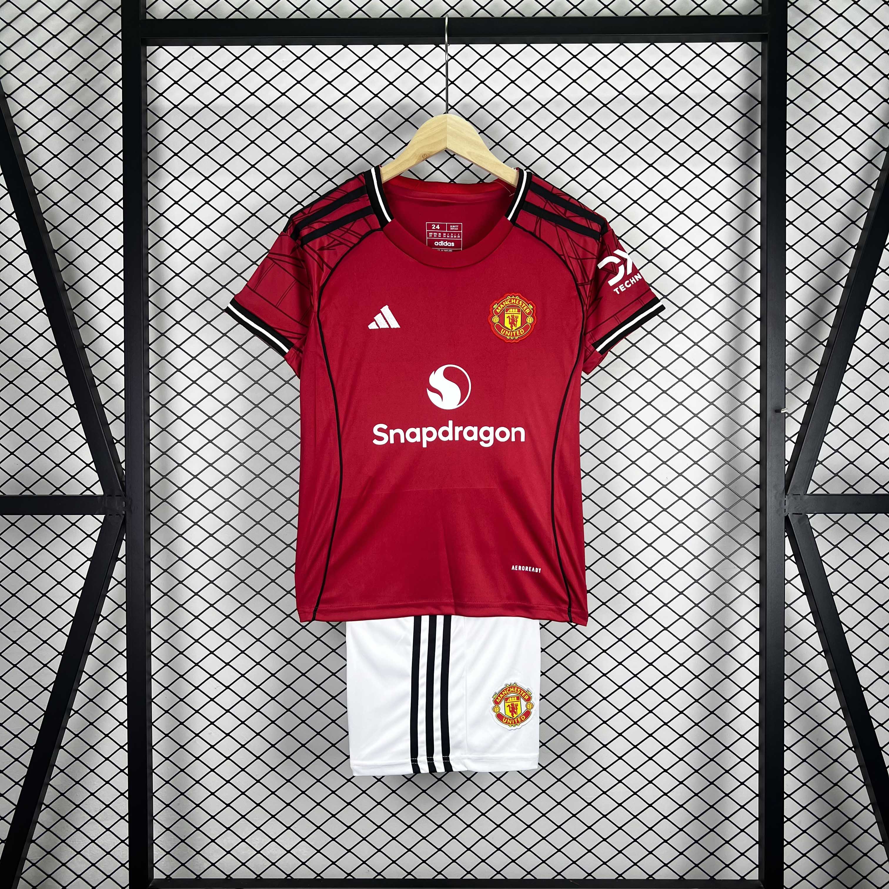 2025/2026 Manchester United Home Football Jersey AAA fan-grade Kids Size