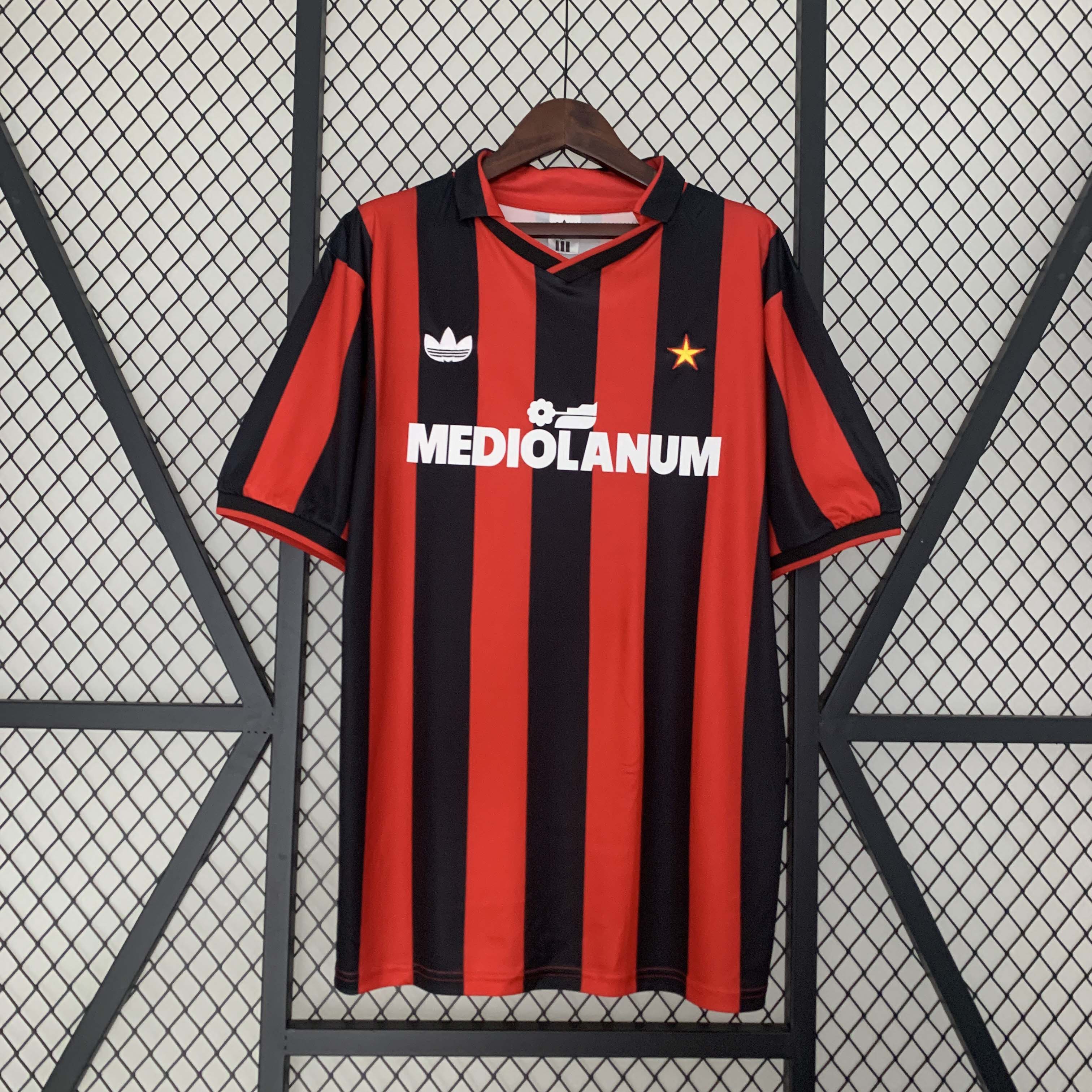1990/1991 رجعي AC Milan قميص كرة قدم منزلي جودة تايلاندية