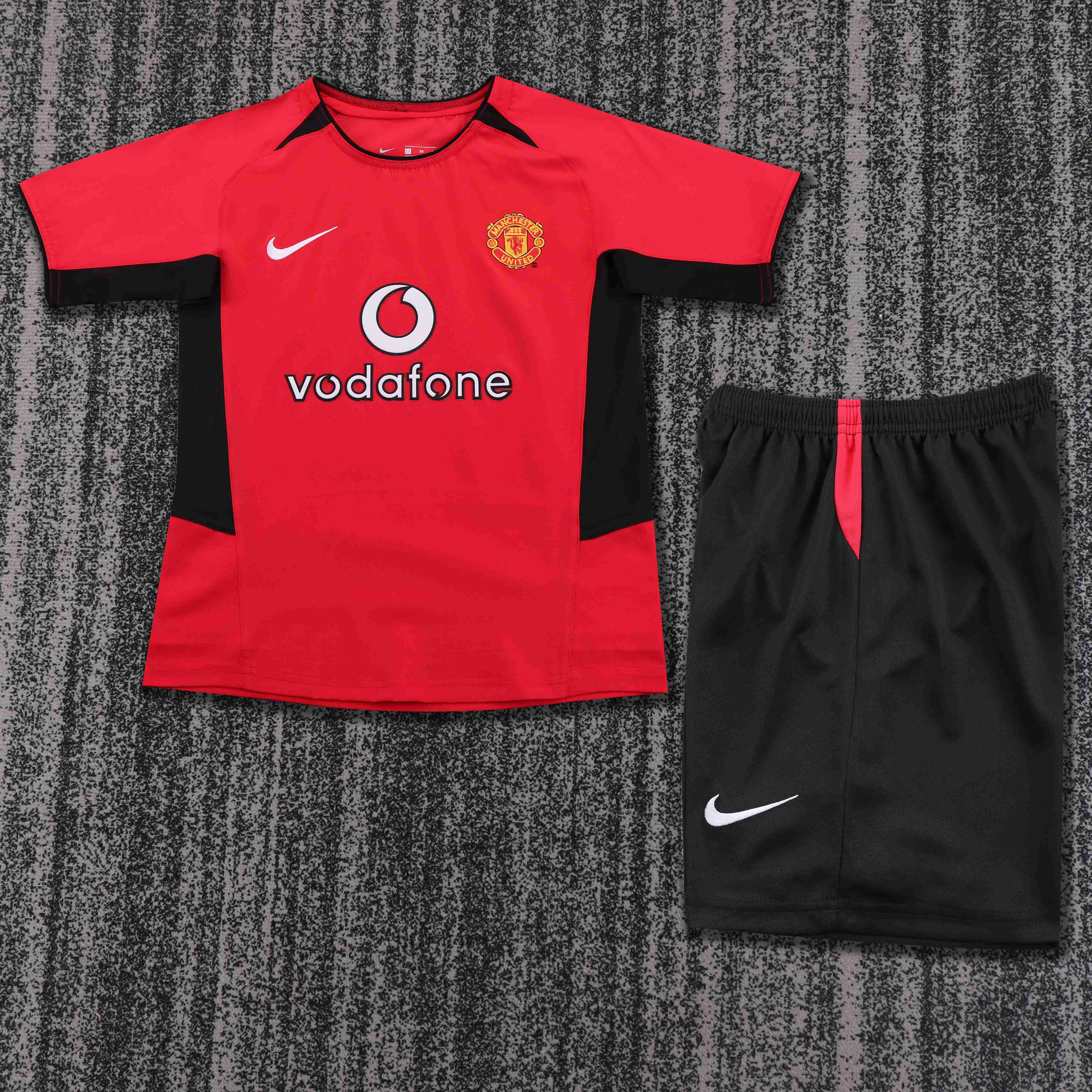 2002-2004 Retro Manchester United Home Football Shirt AAA fan-grade Kids Size