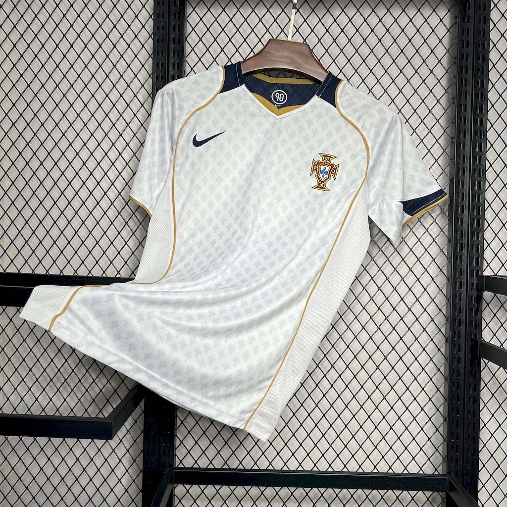 2004 Retro Portugal Auswärts-Fußballtrikot AAA Fan-Qualität — view 5
