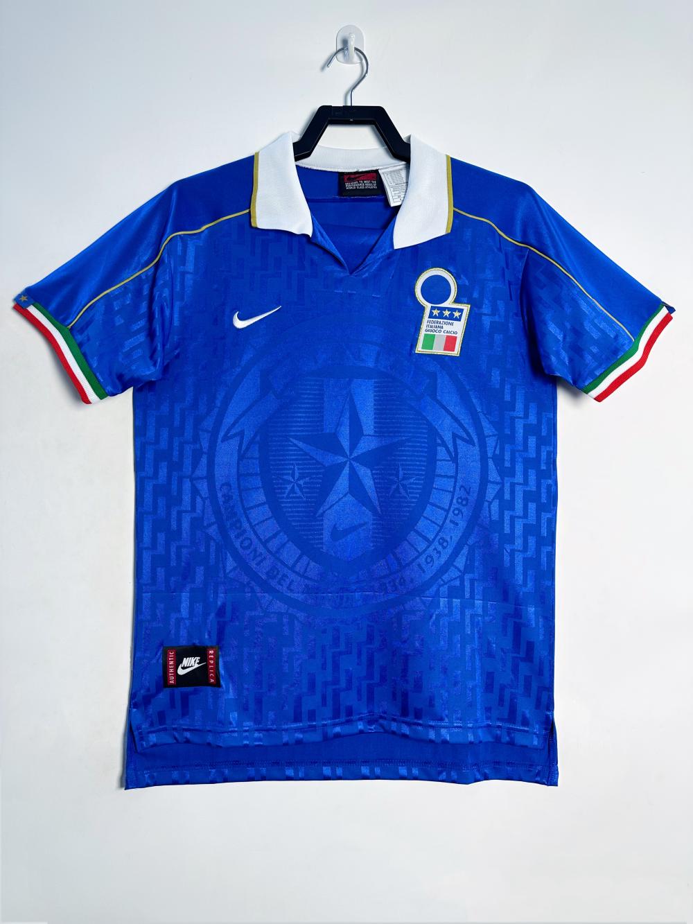1995 Retro Italy Home Soccer Shirt AAA fan-grade