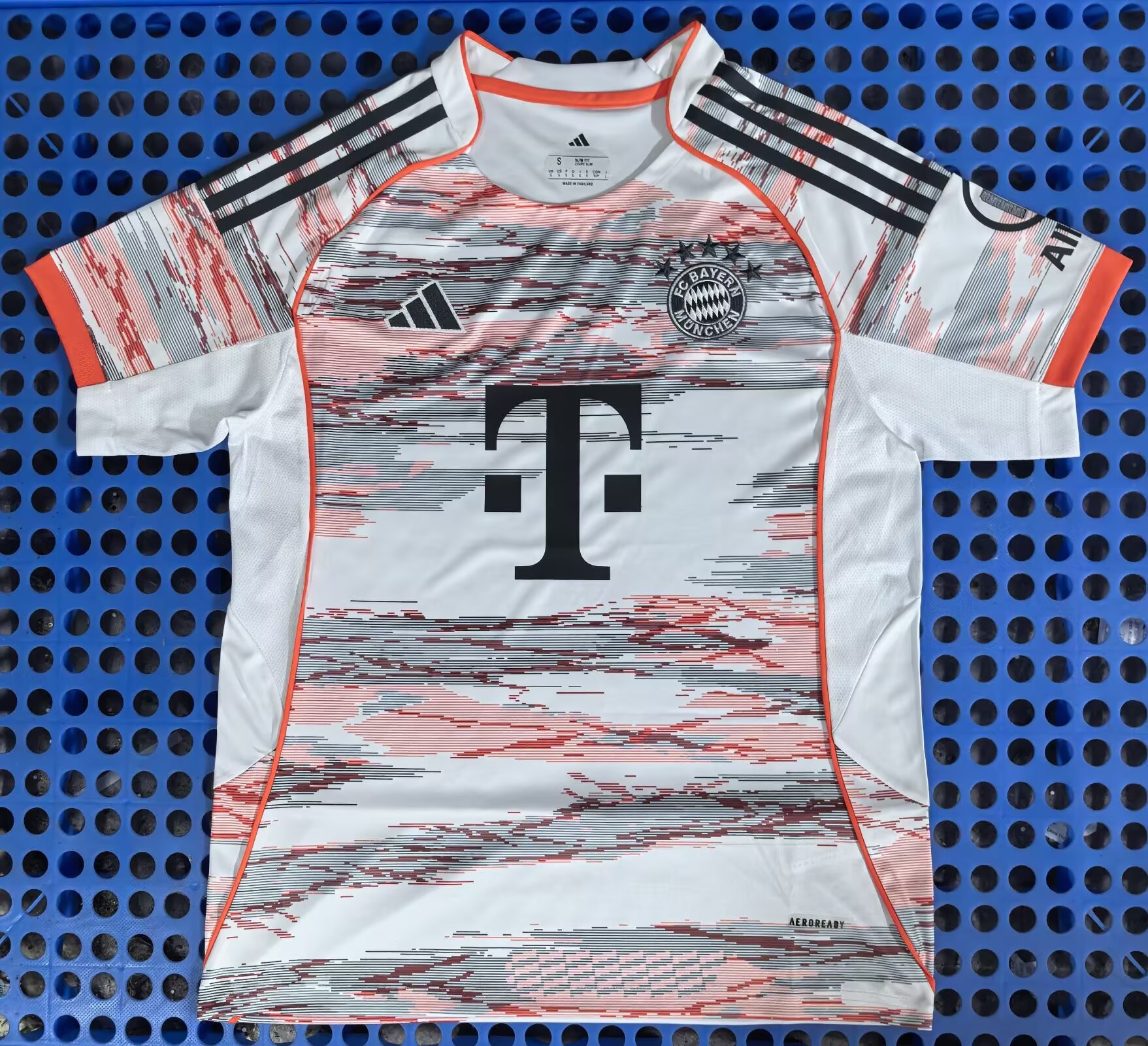 2025/2026 Bayern Munich Away Football Jersey AAA fan-grade