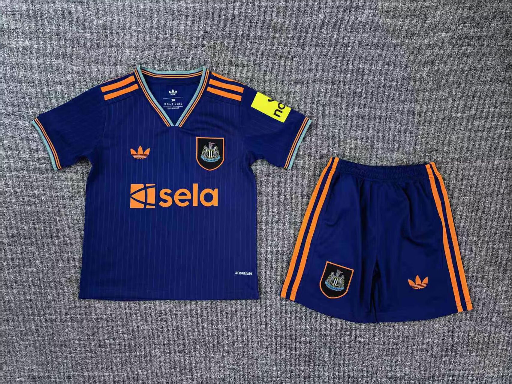 2025/2026 Newcastle United Third Away Football Jersey Shirt AAA fan-grade Kids Size