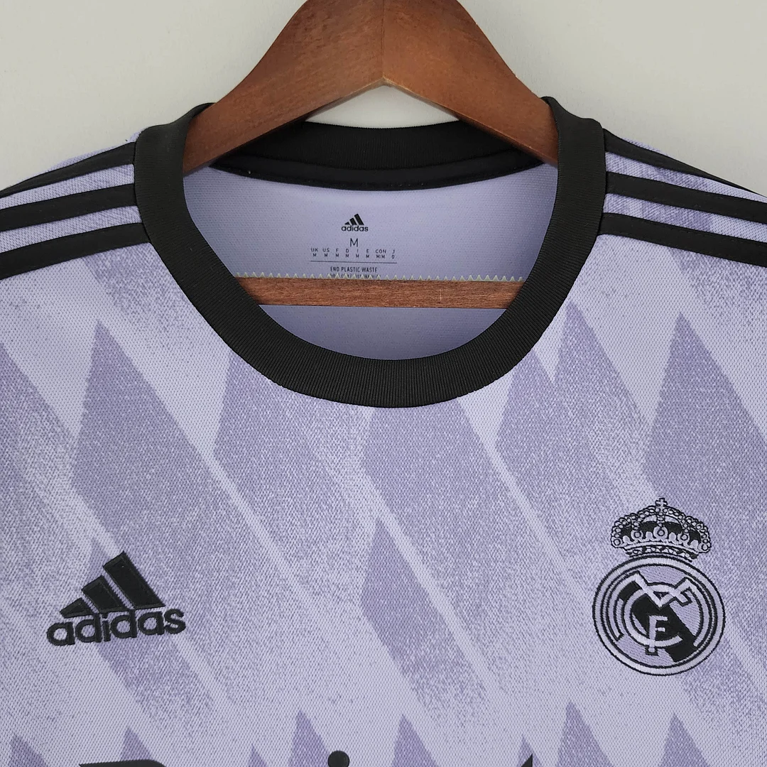 جيرسي ريال مدريد الخارجي طويل الأكمام 2022/2023 — view 5
