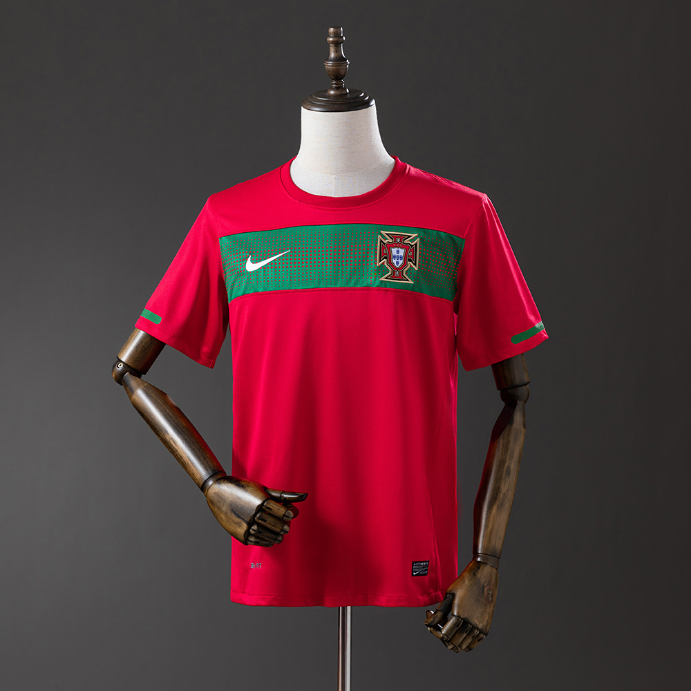 2010 Retro Portugal Home Football Shirt AAA fan-grade