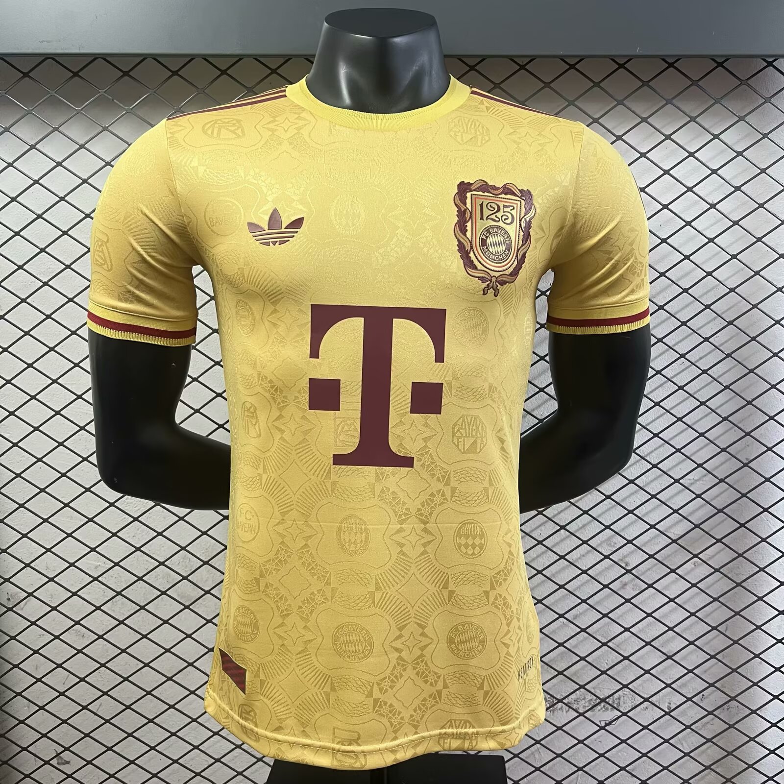 2025/2026 Player Version Bayern Munich 125th Anniversary Special Edition Yellow Football Jersey AAA fan-grade