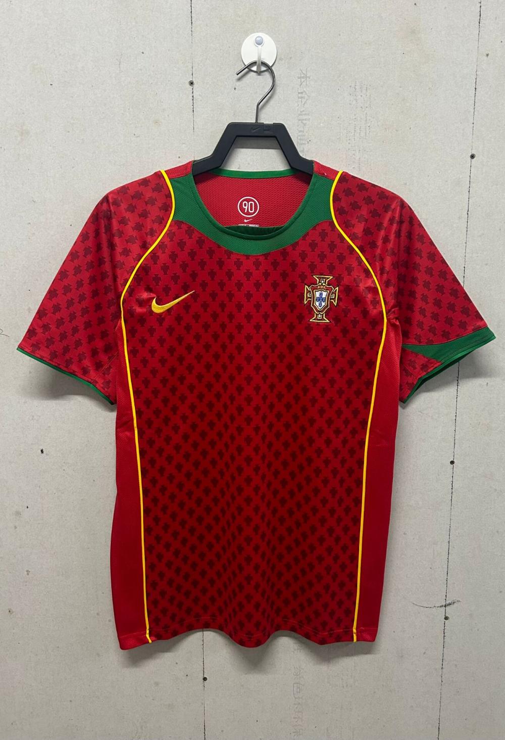 2004 Retro Portugal Home Football Shirt AAA fan-grade