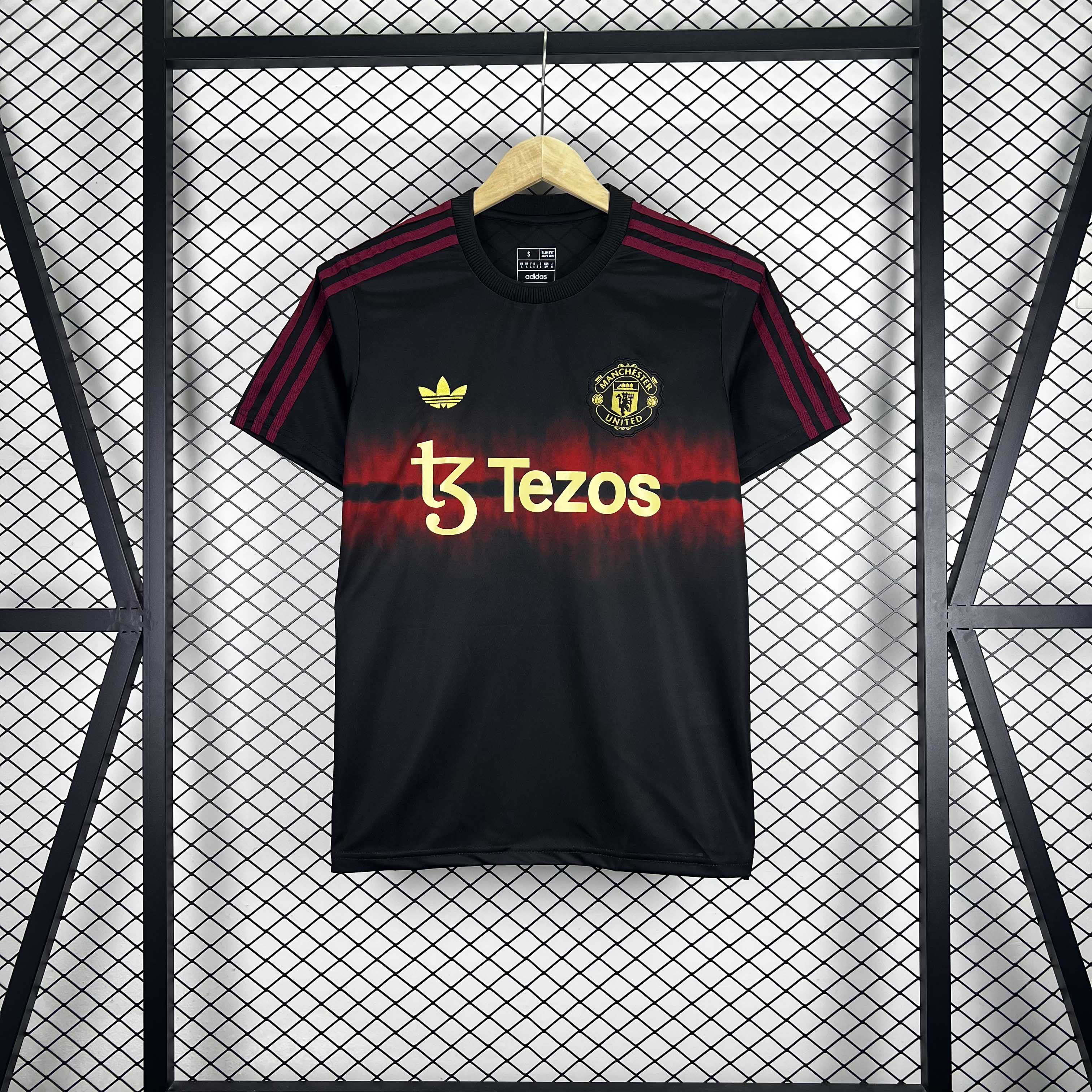 2025/2026 Manchester United Pre-match training Football Jersey AAA fan-grade