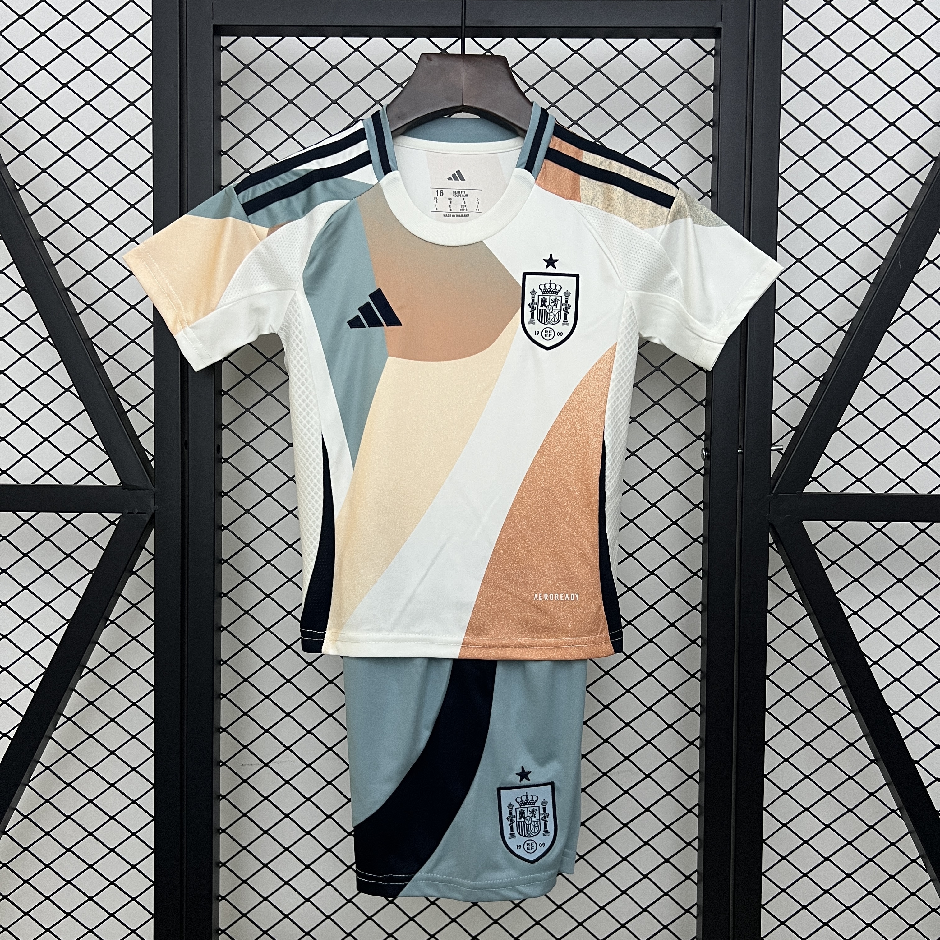 2025 Spanien Auswärts Fußballtrikot AAA Fan-Qualität Kindergröße