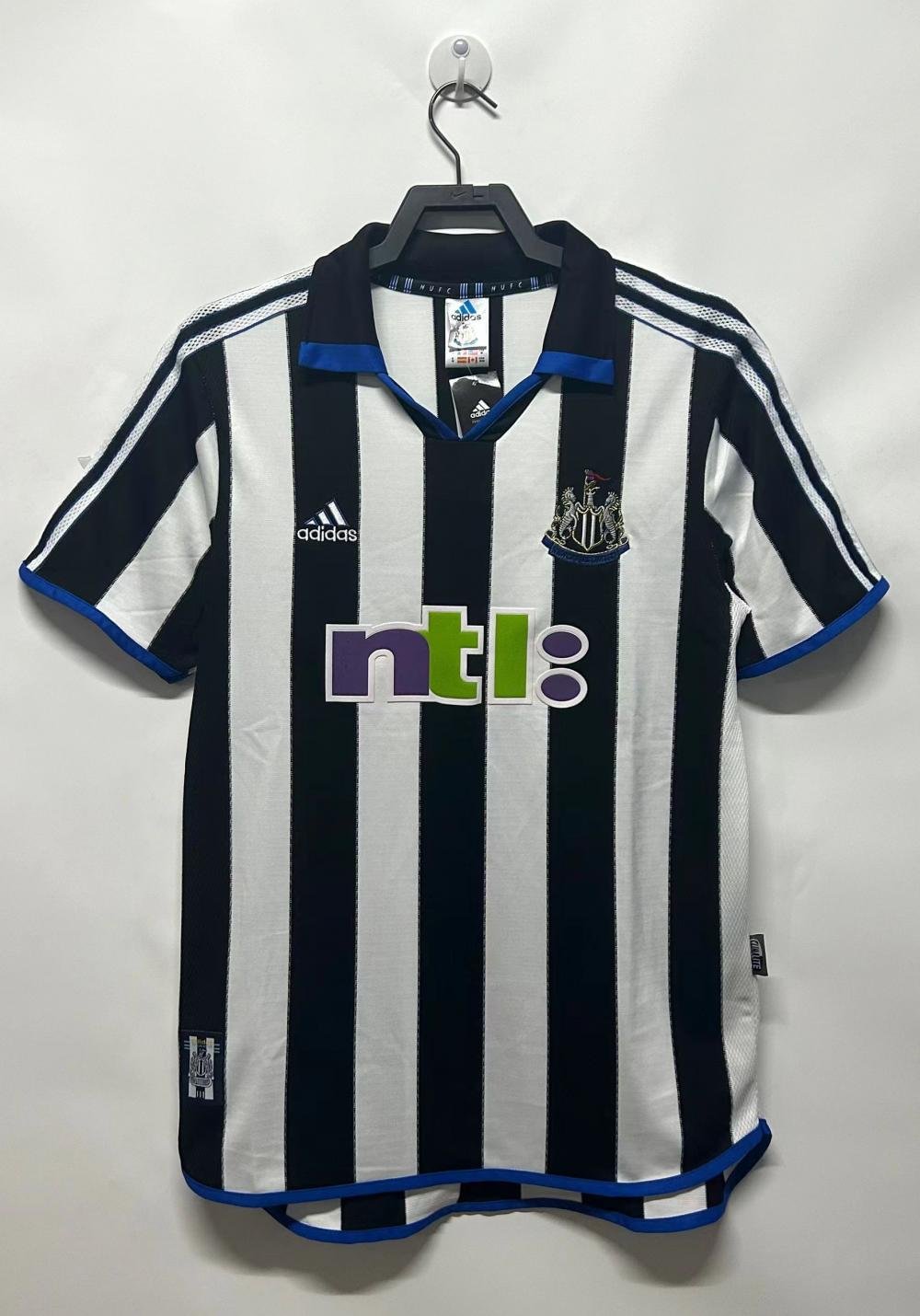 2000-2001 Retro Newcastle United Home Soccer Jersey AAA fan-grade
