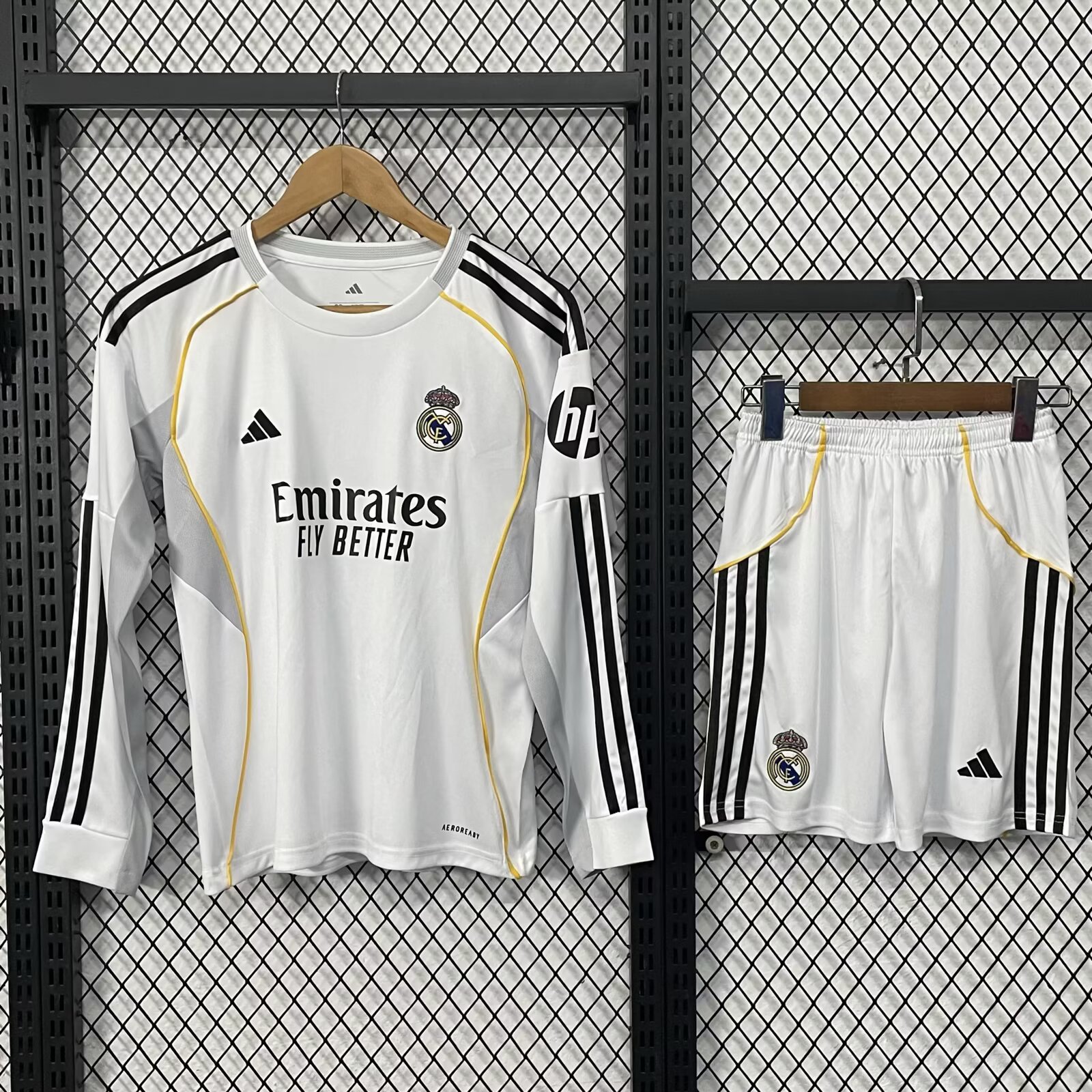 2025/2026 Long Sleeves Real Madrid Home Football Jersey AAA fan-grade Kids Size