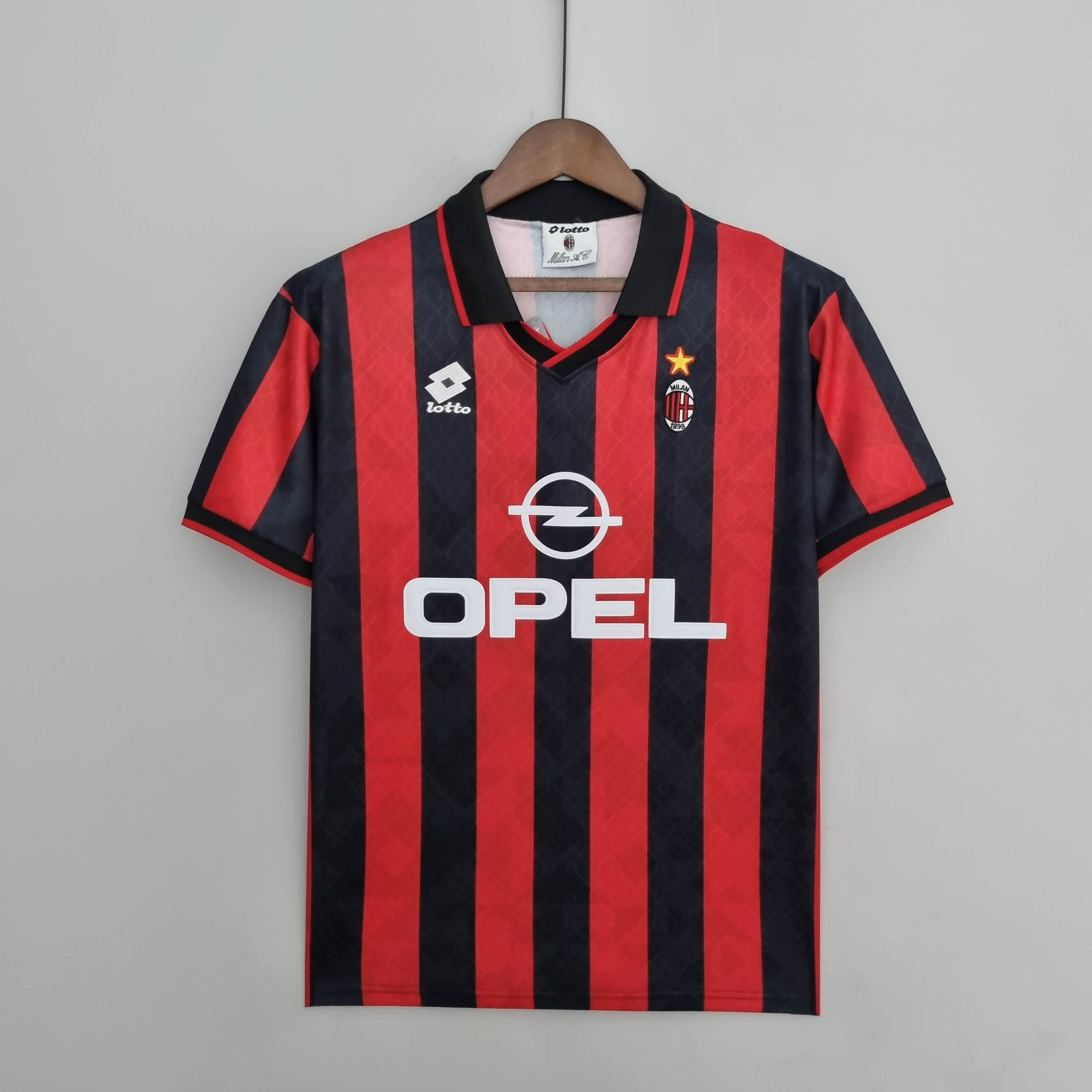قميص كرة قدم AC Milan الكلاسيكي داخل الأرض 1995/1996 جودة تايلاندية
