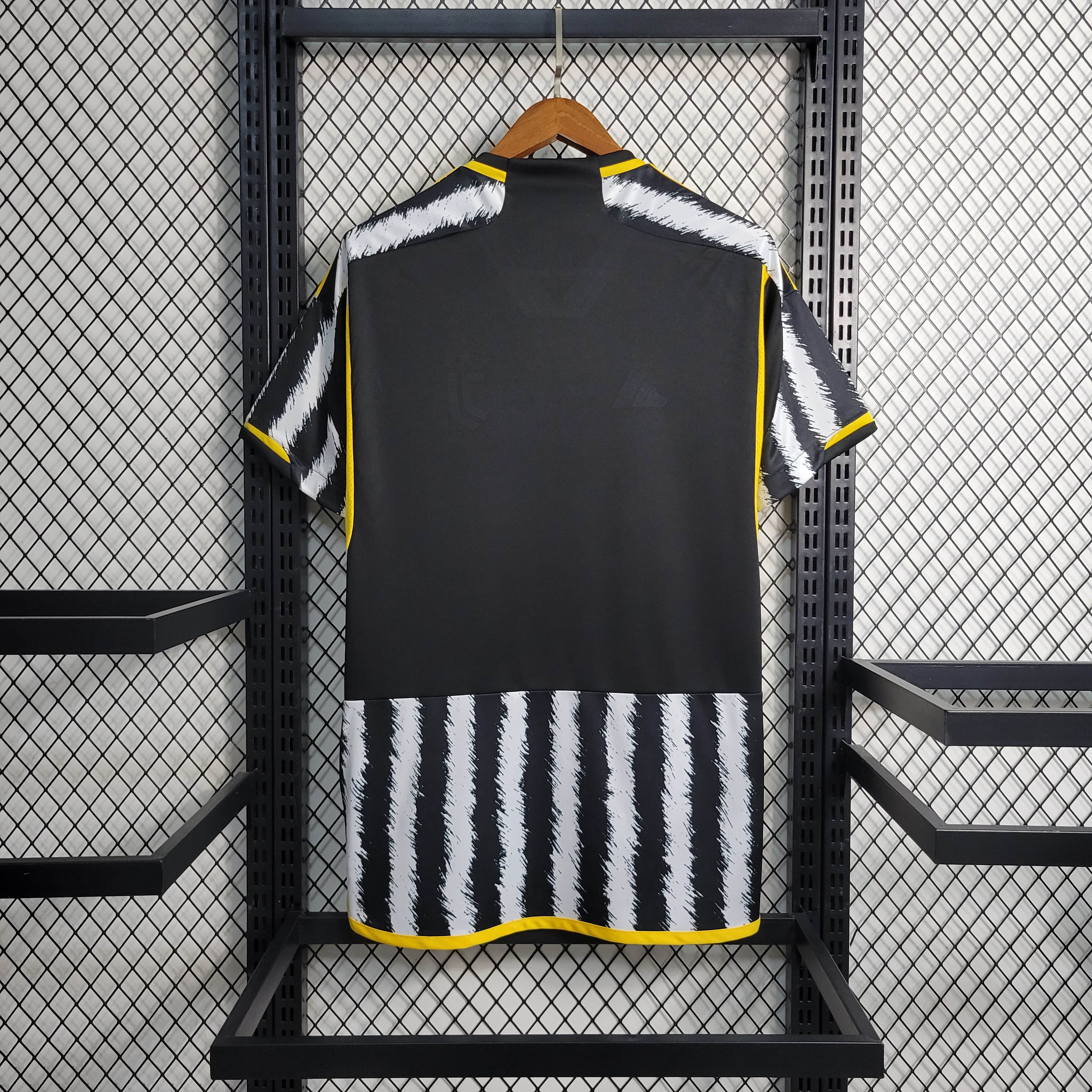 2023/2024 Juventus Domicile Maillot de Football 1:1 Qualité Thaïlandaise — view 2