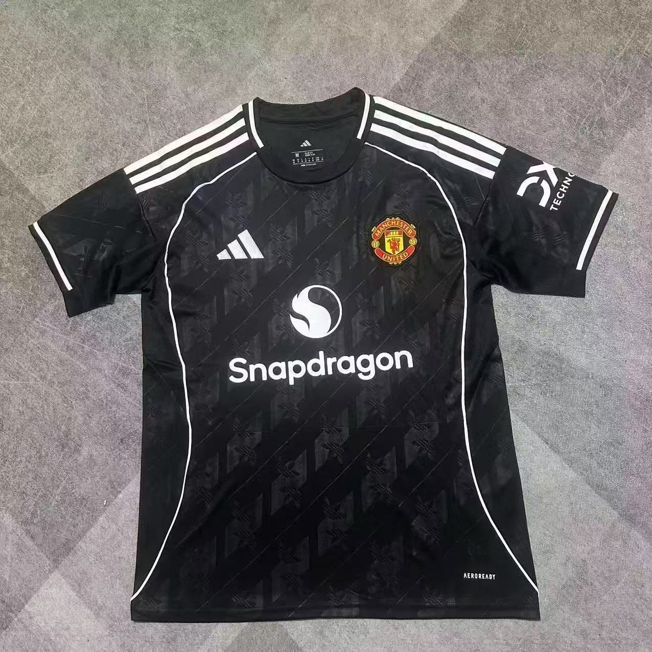 2025/2026 Manchester United Special Edition Black And White Football Jersey AAA fan-grade