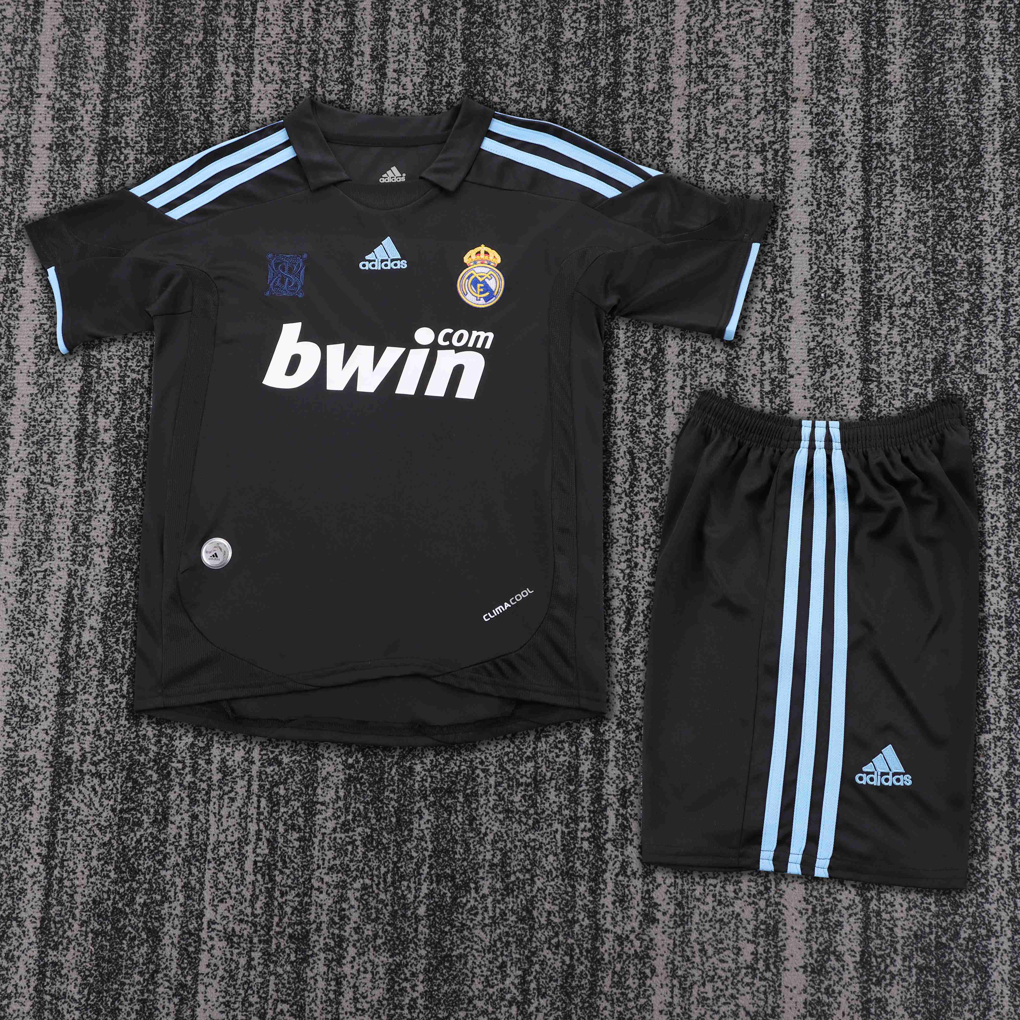 2009-2010 Retro Real Madrid Away Football Shirt AAA fan-grade Kids Size
