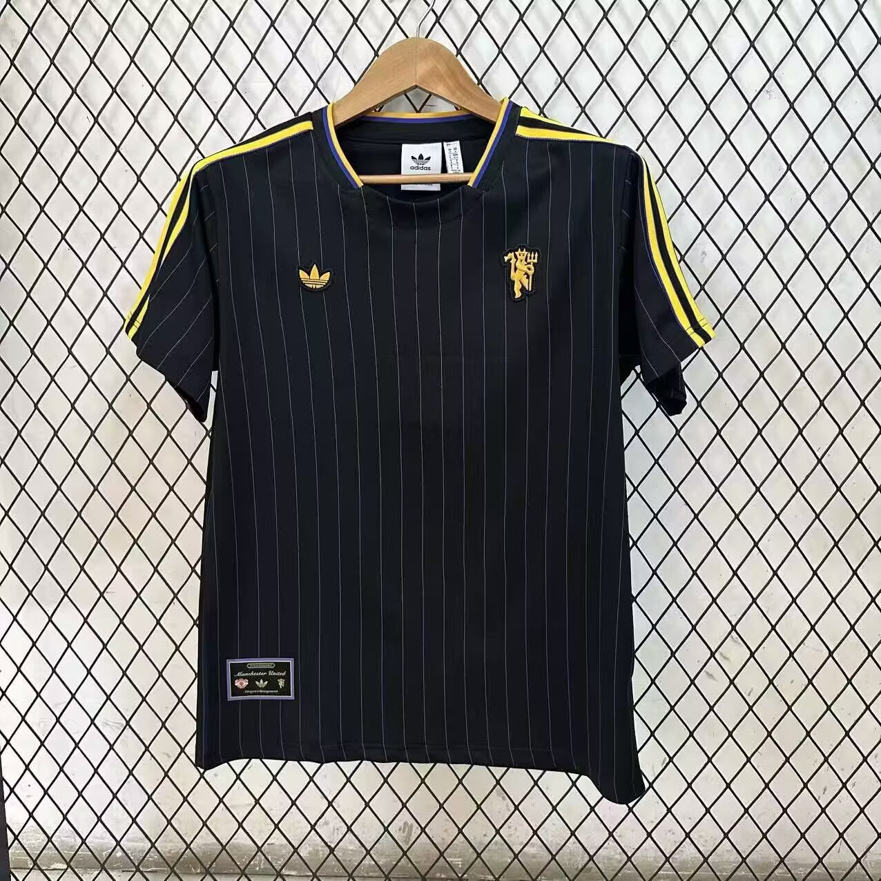 2025/2026 Manchester United Special Edition 05 Football Shirt AAA fan-grade
