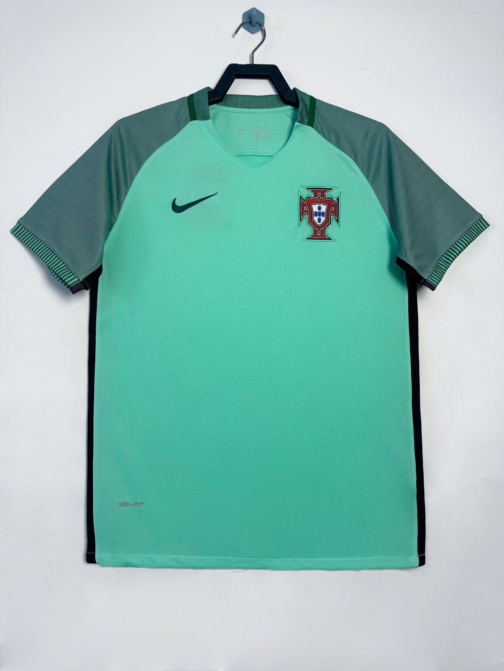 2016 Retro Portugal Away Football Shirt AAA fan-grade
