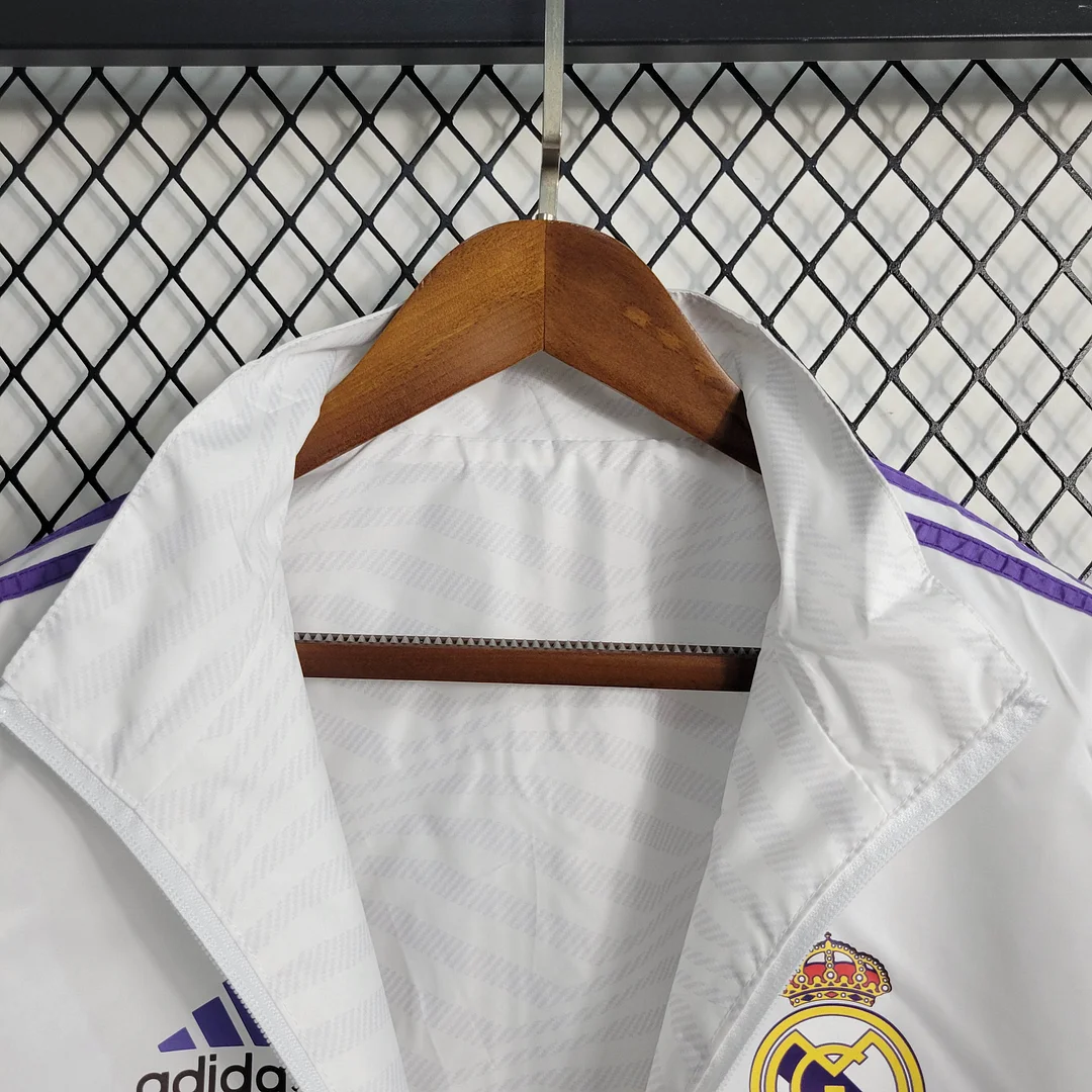 2023/2024 Real Madrid Reversible Windbreaker White — view 9