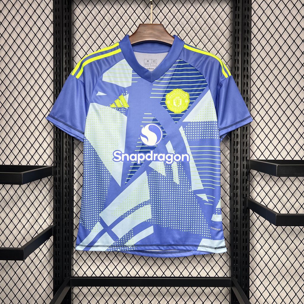 2024/2025 Manchester United Goalkeeper Football Shirt AAA fan-grade